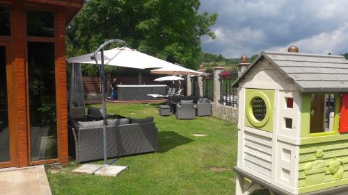 Svoge House | Lakata Guest House