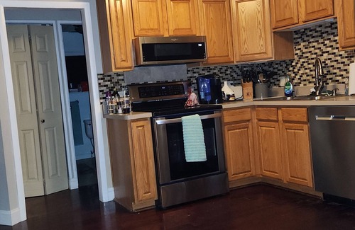 West Bloomfield House | Lake access with beach on street and kayak rentals