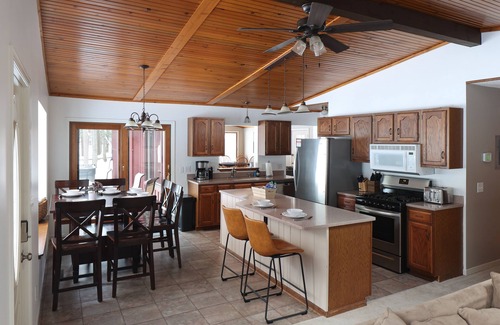 Canadian Lakes Cottage | Lake Access Cabin with HotTub, Firepit and Indoor Pool Access