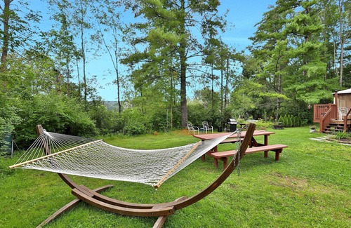 Crystal Beach House | Lake Bomoseen Bungalow 3 Bedroom Home