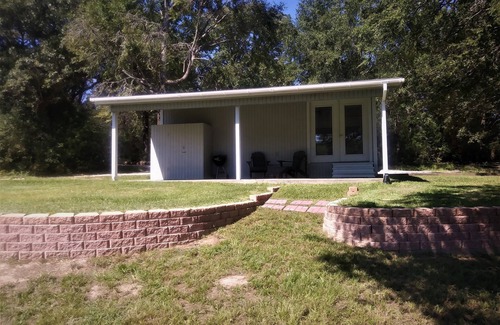Buffalo Cabin | Lake cabin at B2 Ranch