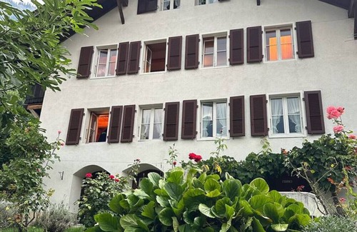 Niederried bei Interlaken Villa | Lakeview Authentic Swiss Chalet near Interlaken