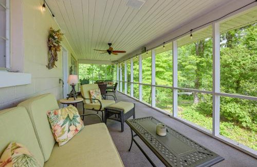 Hiawassee House | Lake Chatuge Cottage with Treetop Mountain Views!