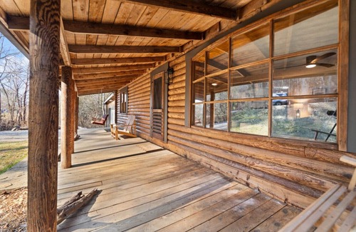 Burnside Cabin | Lake Cumberland Cedar Hideaway