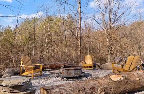 Burnside Cabin | Lake Cumberland Cedar Hideaway