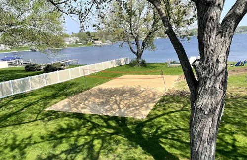 McHenry House | Lake Front 2.20 acre estate Private boat launch with pier