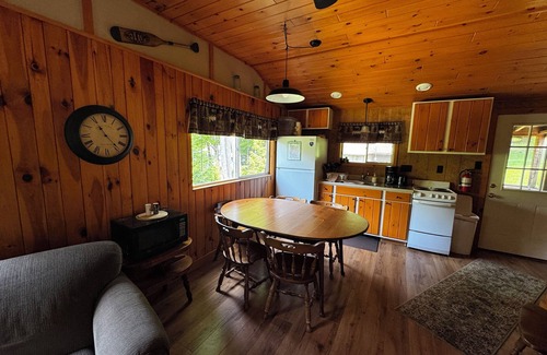 Moriah Center Cabin | Lake Front Cabin with free WiFi - Adirondacks High Peaks Region - Lake Placid