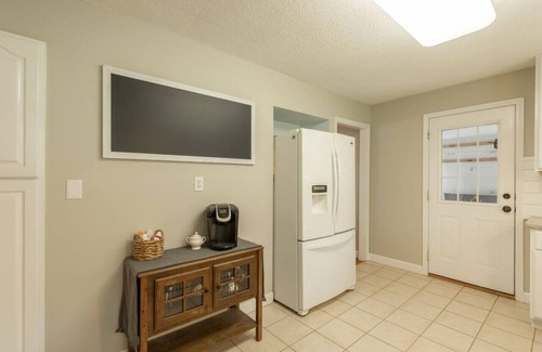 Middle Valley House | Lake Front Home at Chester Frost Park ~ w/Kayaks