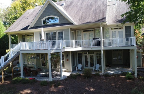 Olde Ferry Estates House | Lake Gaston 6BR 4BA 4500 SF main lake views in calm cove High Speed internet!