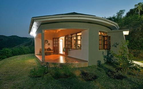 Kasese Resort | Lake George View Golf Resort