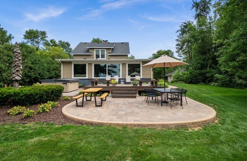 Forest Lake House | Lake Home, hot tub, sauna, boat rental, private chef