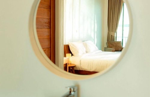 Bung Khong Long Hotel | Lake House Naka Cave