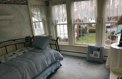 Olcott House | Lake House right on the Bluff of Lake Ontario