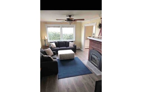 Olcott House | Lake House right on the Bluff of Lake Ontario