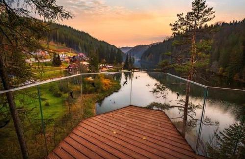 Izvoru Muresului Apartment | Lake House