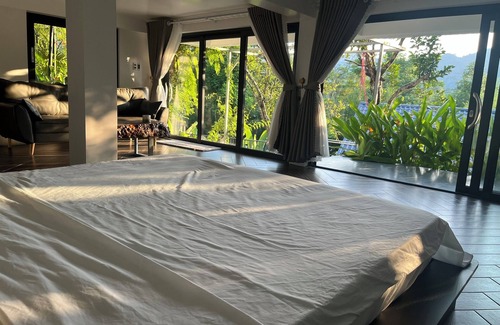 Ha Giang Bed & Breakfast | Lake House