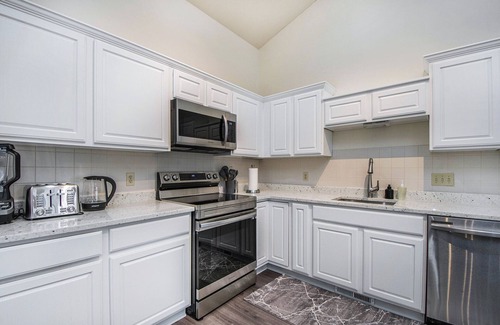 Smyrna Cottage | Lake House with great fishes and swimming near Grand Rapids