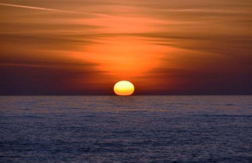 Oscoda House | Lake Huron - 3 Bedroom, 2 Bath Lake Front Home (Sleeps 12)