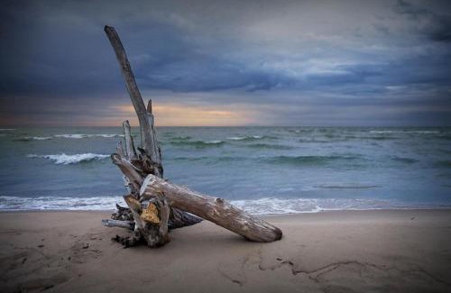 Oscoda House | Lake Huron - 3 Bedroom, 2 Bath Lake Front Home (Sleeps 12)