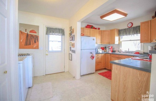 Montague Cottage | Lake Michigan beachfront cottage