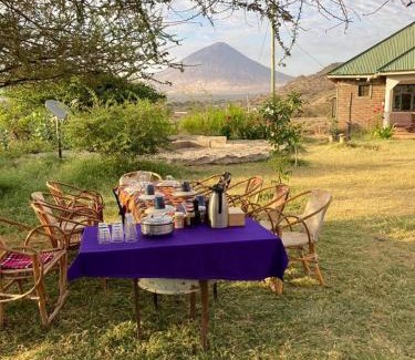 Lake Natron Bed & Breakfast | Lake Natron Maasai Guesthouse