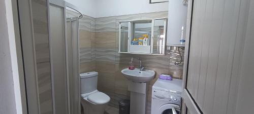 Southwestern Region House | Lake of Diber