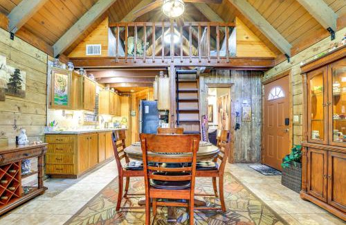 Okeechobee House | Lake Okeechobee Log Cabin with Community Pool and Dock