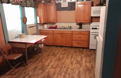 Zavalla Cabin | Lake Sam Rayburn Cabins, #1 front cabin at Monterrey Park an Boat launch