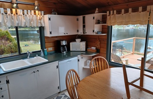 Lake Goodwin House | Lake Shoecraft Waterfront Log Home