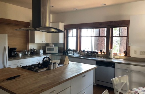 Tahoe Vista House | Lake Tahoe North Shore - Great Location Right on Lake!