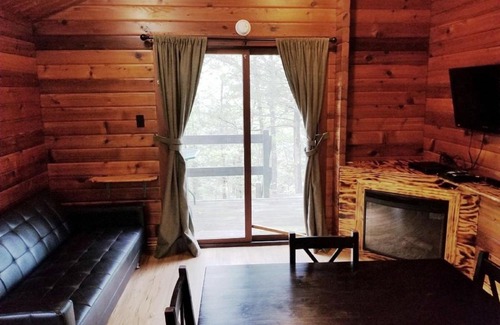 Gordonville Resort | Lake Texoma Camping Resort Cabin 7