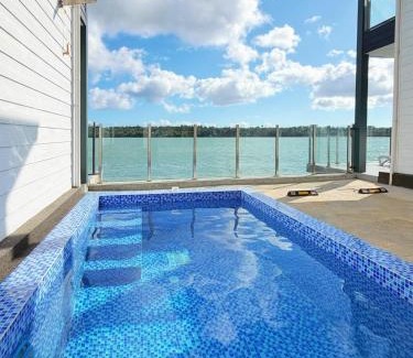 Port Vila Villa | lake view apartment 湖畔别墅