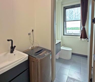 Port Vila Villa | lake view apartment 湖畔别墅