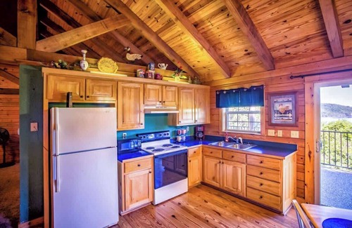 Garfield Cabin | Lake View Cabin for 2