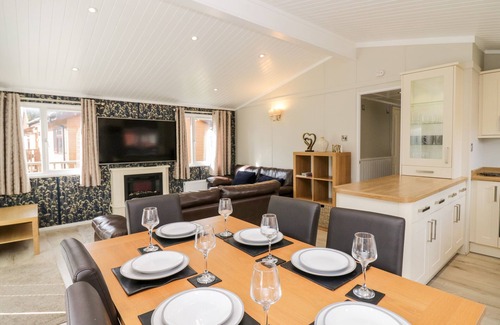Troutbeck Bridge Cottage | LAKE VIEW LODGE, pet friendly, with a garden in Windermere