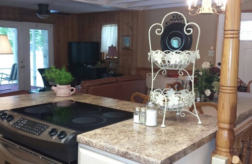 Penrod House | Lake Waterfront, Dock, Pet Friendly, Concrete Loop Driveway, Kayaks,No Wake Zone