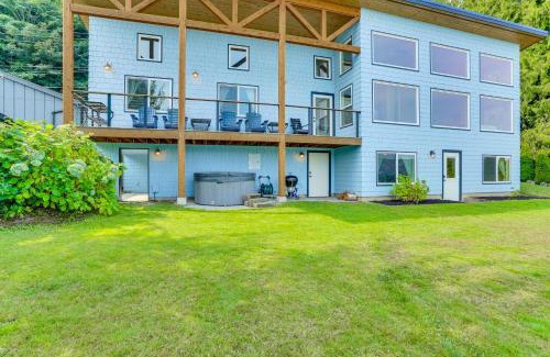 Sudden Valley House | Lake Whatcom House with Private Hot Tub and Dock