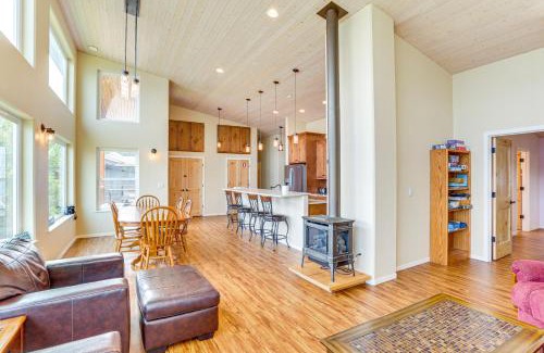 Sudden Valley House | Lake Whatcom House with Private Hot Tub and Dock