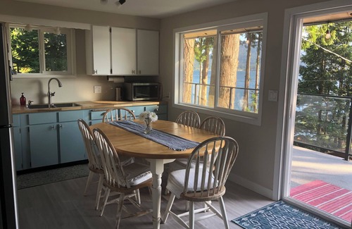 Bellingham House | Lake Whatcom Summer home, 100' private beach, paddle boards and kayaks!