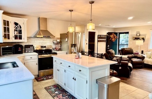 Lochmere House | Lake Winnisquam Waterfront-Renovated 2 BR Cozy Lake house