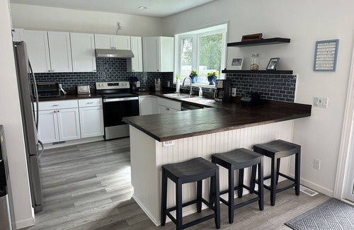 Allenton House | Lakefront Home with Beach Access - Cranberry Lake