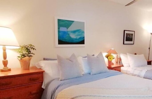 East Kootenay Resort | Lakefront 2bdr/3bed Mountain View Property w/Beach