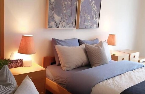 East Kootenay Resort | Lakefront 2bdr/3bed Mountain View Property w/Beach