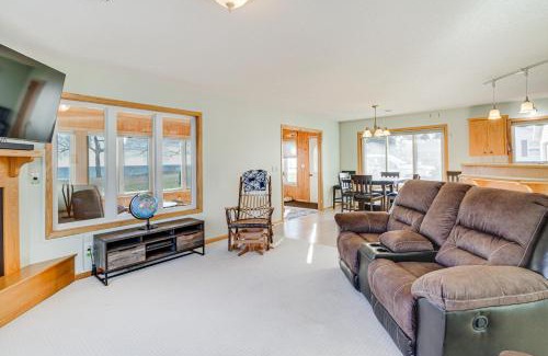 Aitkin House | Lakefront Aitkin Home with Sunroom Walk to Beach!