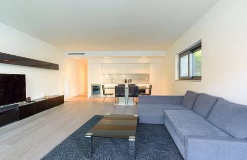 Laglio Apartment | [Lakefront Apartment]