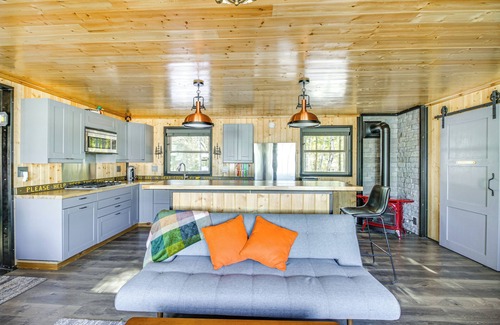 Tower Cabin | Lakefront Cabin on Lake Vermilion: Dock, Boat Lift