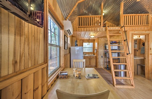 Winnsboro Apartment | Lakefront Cabin w/2 Lofts, Boats on 4 Acres