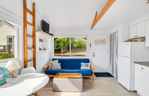 Montauk Apartment | Lakefront Cottage in Montauk, Open-Concept Studio with Updated Kitchen and.