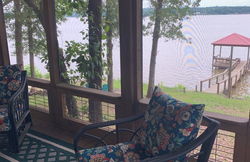 Ridgeway Cottage | Lakefront Cottage on Lake Wateree with Dock for Fishing, beautiful views & more!