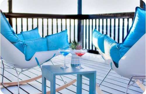 Town of Somerset House | Lakefront Cottage with Spacious Deck and Great Views in NY